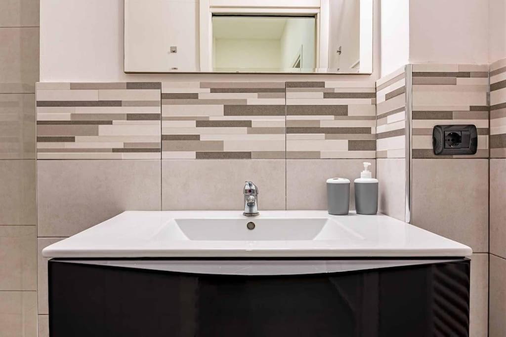 Guest Planet - Modern Flat Centrale M2 Mailand Exterior foto